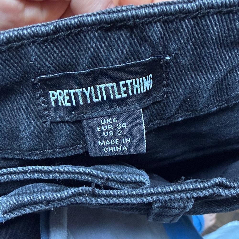 Womans size 2 baggy pretty little thing black denim pants - Picture 2 of 3